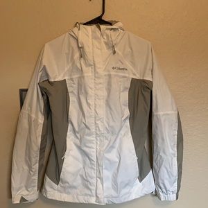Columbia wind breaker/rain jacket - size small